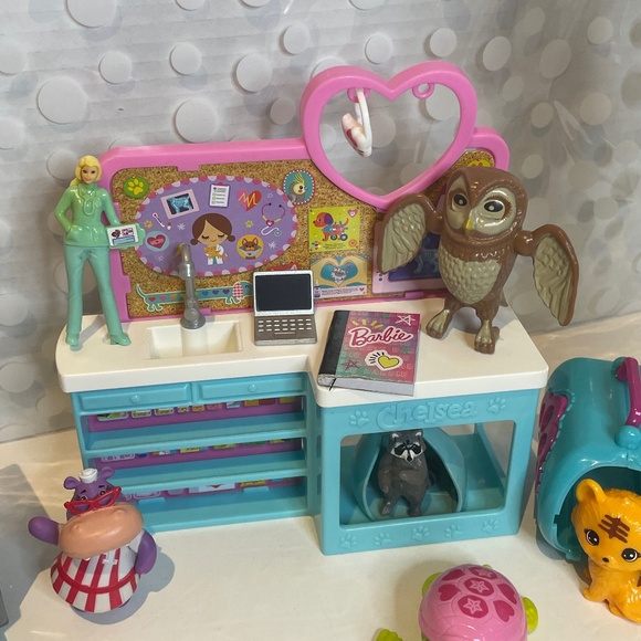 Barbie Chelsea 🐢🐯Wildlife Vet with 🦉Nat Geo conservation Barbie - Picture 8 of 13